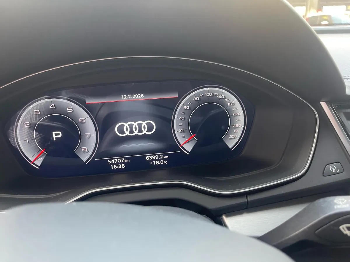 2022 Audi Q5L 2.0T 190HP L4 7DCT,autocango,china used car exporter,china ev exporter,chinese used car exporter,chinese used ev exporter