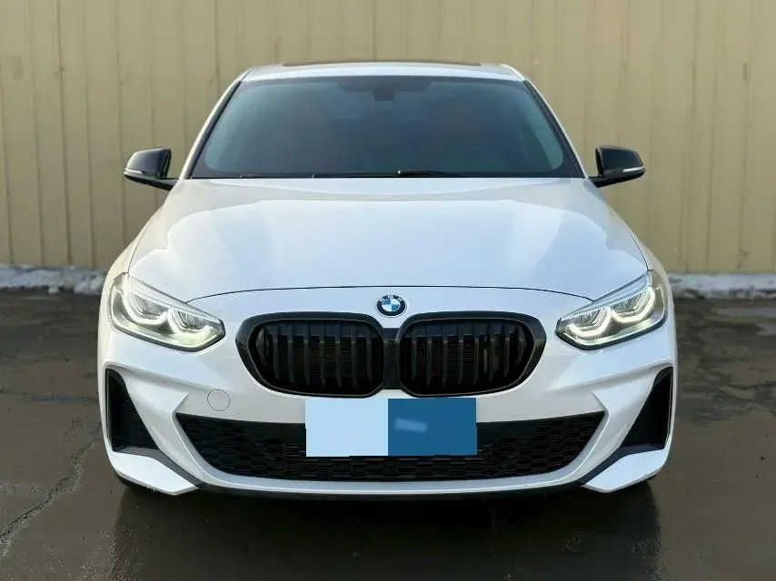 2022 BMW 1 Series 2.0T 192HP L4 7DCT,autocango,china used car exporter,china ev exporter,chinese used car exporter,chinese used ev exporter