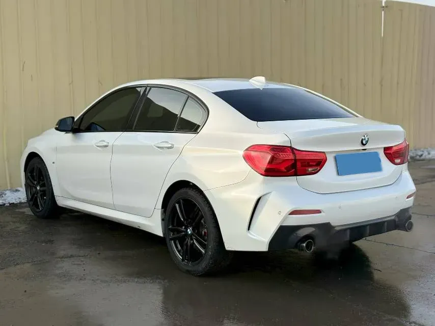 2022 BMW 1 Series 2.0T 192HP L4 7DCT,autocango,china used car exporter,china ev exporter,chinese used car exporter,chinese used ev exporter