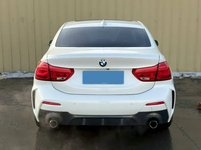2022 BMW 1 Series 2.0T 192HP L4 7DCT,autocango,china used car exporter,china ev exporter,chinese used car exporter,chinese used ev exporter