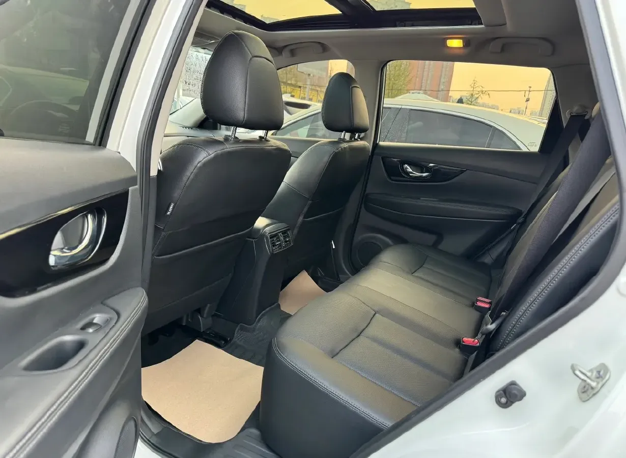 2021 Nissan X-Trail 2.0L 151HP L4 CVT,autocango,china used car exporter,china ev exporter,chinese used car exporter,chinese used ev exporter