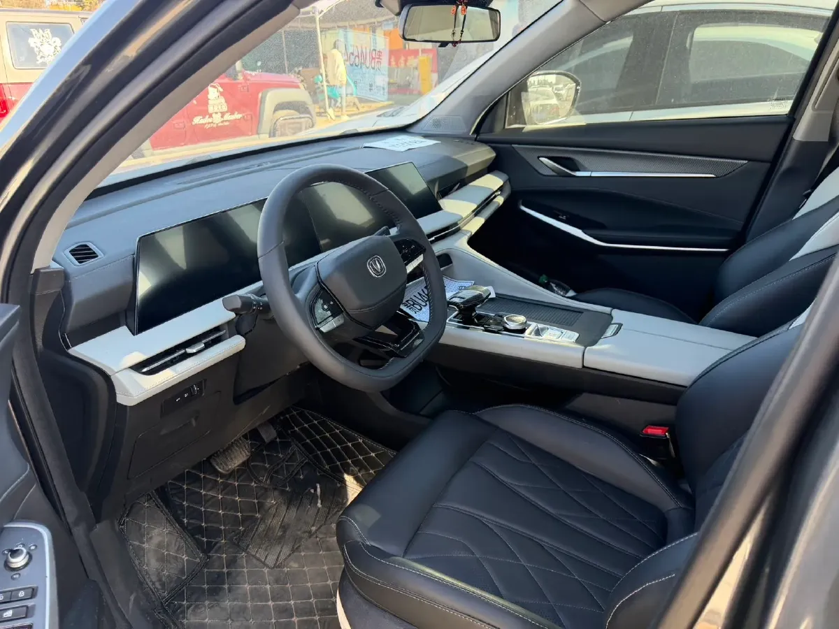 2024 ChangAn CS75 Plus 1.5T 188HP L4 8AT,autocango,china used car exporter,china ev exporter,chinese used car exporter,chinese used ev exporter