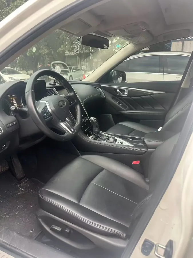 2018 Jeep Grand Commander 2.0T 265HP L4 9AT,autocango,china used car exporter,china ev exporter,chinese used car exporter,chinese used ev exporter