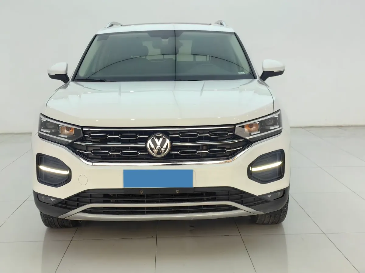 2019 Jeep Cherokee 2.0T 234HP L4 9AT,autocango,china used car exporter,china ev exporter,chinese used car exporter,chinese used ev exporter