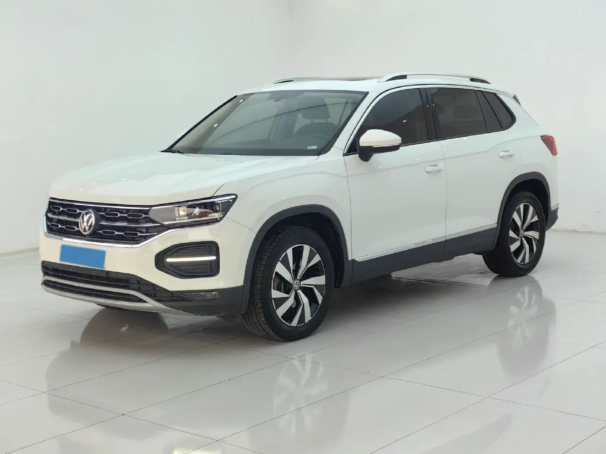 2019 Jeep Cherokee 2.0T 234HP L4 9AT,autocango,china used car exporter,china ev exporter,chinese used car exporter,chinese used ev exporter