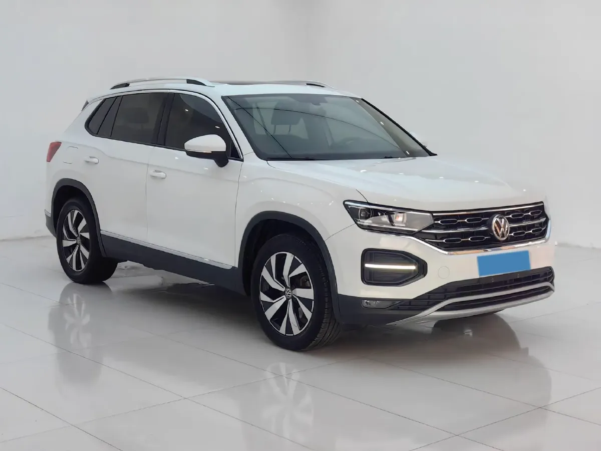 2019 Jeep Cherokee 2.0T 234HP L4 9AT,autocango,china used car exporter,china ev exporter,chinese used car exporter,chinese used ev exporter