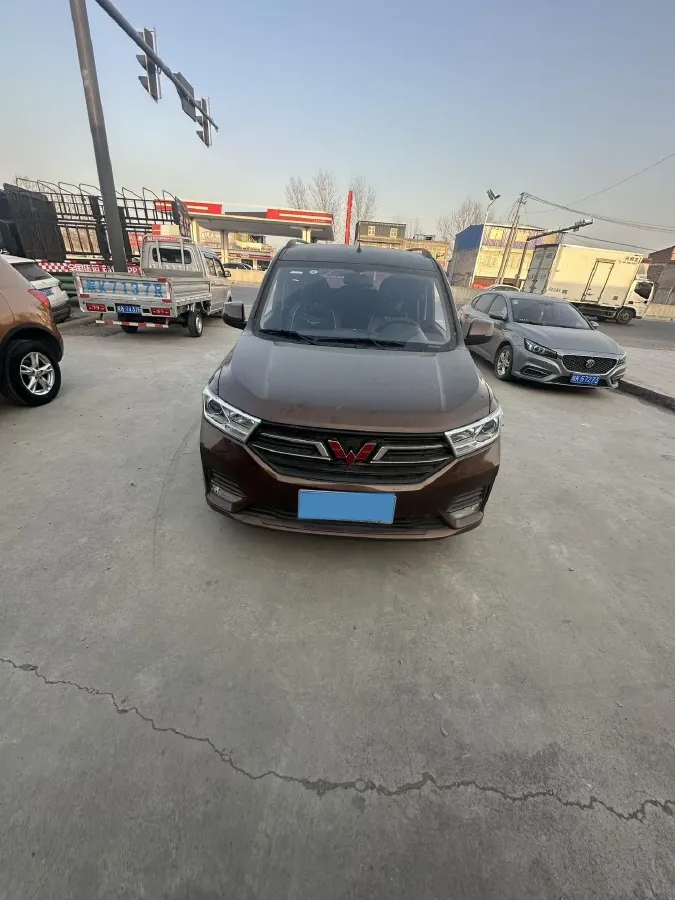 2021 WuLing HongGuang 1.5L 99HP L4 6MT,autocango,china used car exporter,china ev exporter,chinese used car exporter,chinese used ev exporter