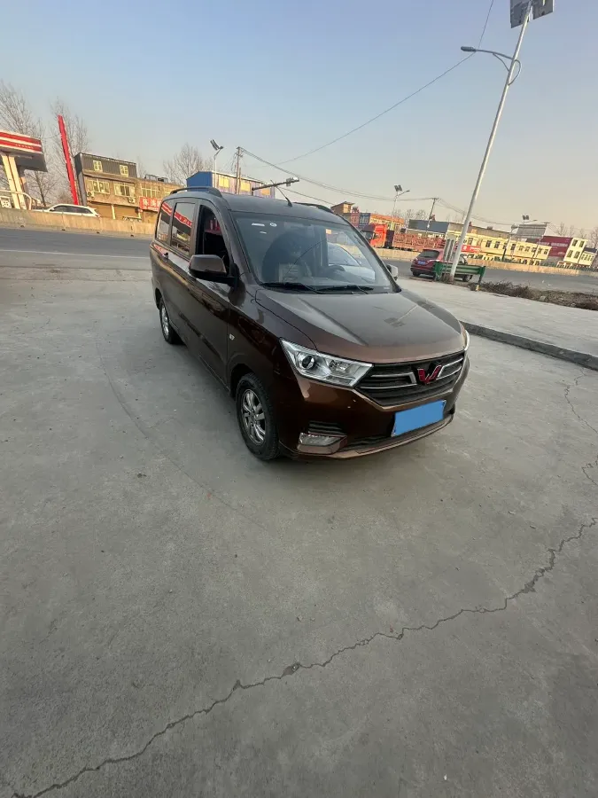 2021 WuLing HongGuang 1.5L 99HP L4 6MT,autocango,china used car exporter,china ev exporter,chinese used car exporter,chinese used ev exporter