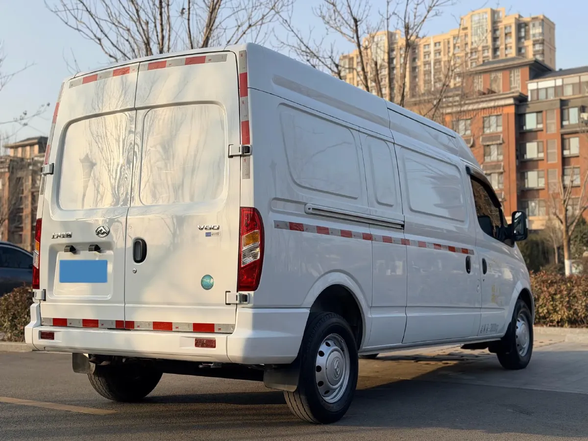 2021 MAXUS XinTu V80 2.0T 139HP L4 6MT,autocango,china used car exporter,china ev exporter,chinese used car exporter,chinese used ev exporter