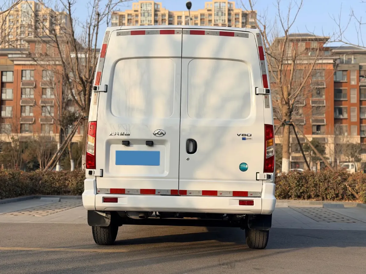 2021 MAXUS XinTu V80 2.0T 139HP L4 6MT,autocango,china used car exporter,china ev exporter,chinese used car exporter,chinese used ev exporter