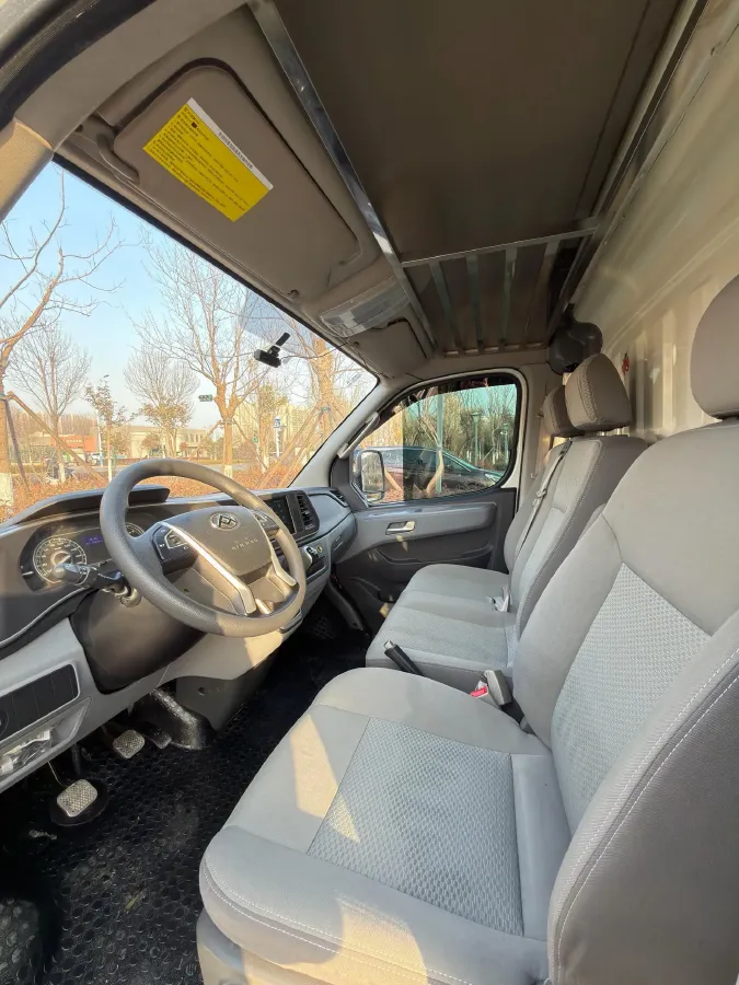 2021 MAXUS XinTu V80 2.0T 139HP L4 6MT,autocango,china used car exporter,china ev exporter,chinese used car exporter,chinese used ev exporter