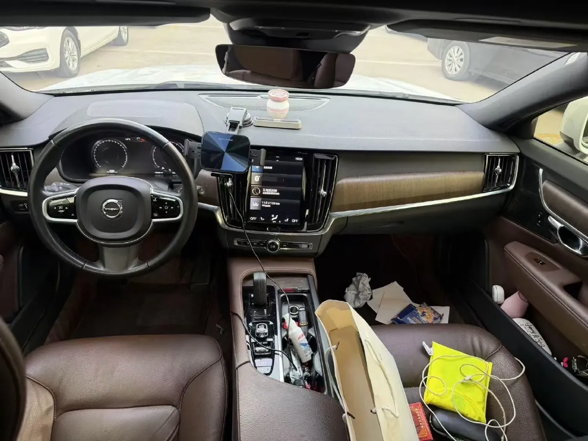 2021 Volvo V90 2.0T 250HP L4 8AT,autocango,china used car exporter,china ev exporter,chinese used car exporter,chinese used ev exporter