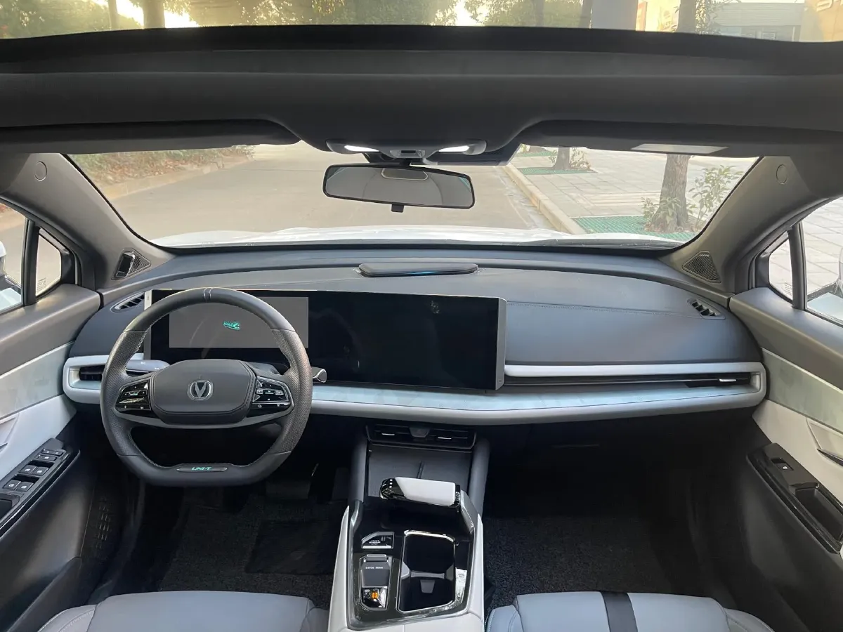 2023 ChangAn UNI-T 1.5T 188HP L4 7DCT,autocango,china used car exporter,china ev exporter,chinese used car exporter,chinese used ev exporter