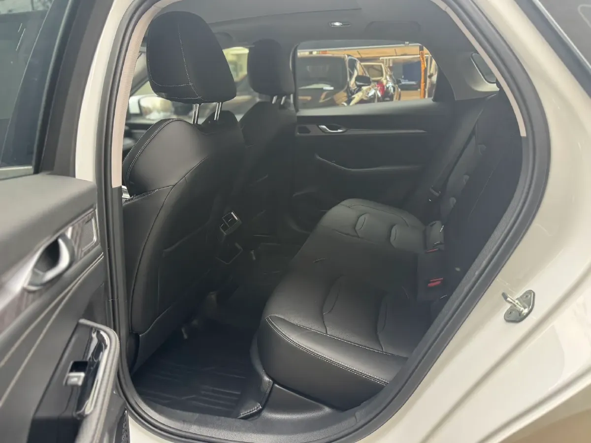 2021 Geely Preface 2.0T 190HP L4 7DCT,autocango,china used car exporter,china ev exporter,chinese used car exporter,chinese used ev exporter