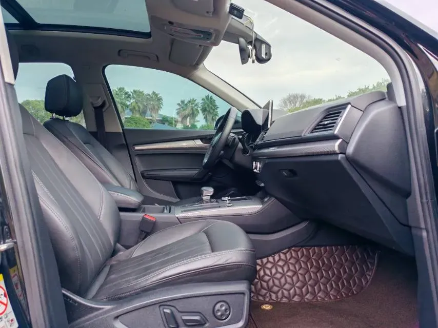 2020 Audi Q5L 2.0T 190HP L4 7DCT,autocango,china used car exporter,china ev exporter,chinese used car exporter,chinese used ev exporter