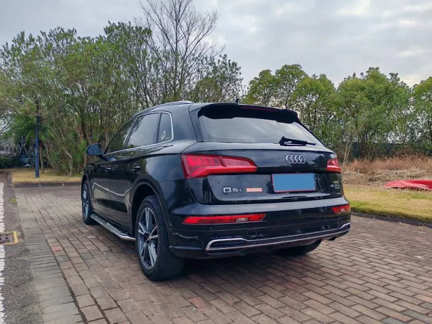 2020 Audi Q5L 2.0T 190HP L4 7DCT,autocango,china used car exporter,china ev exporter,chinese used car exporter,chinese used ev exporter
