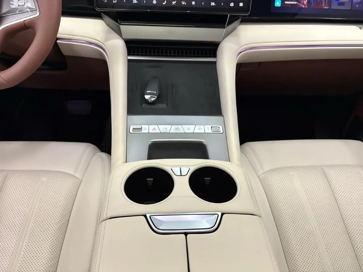 2025 BYD Xia 1.5T 156HP L4 E-CVT PHEV 36.6KWH,autocango,china used car exporter,china ev exporter,chinese used car exporter,chinese used ev exporter