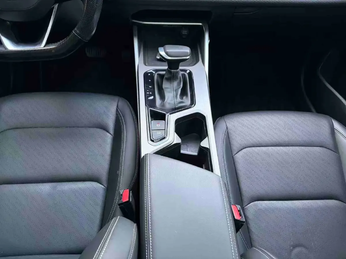 2022 Geely Emgrand 1.5L 114HP L4 CVT,autocango,china used car exporter,china ev exporter,chinese used car exporter,chinese used ev exporter