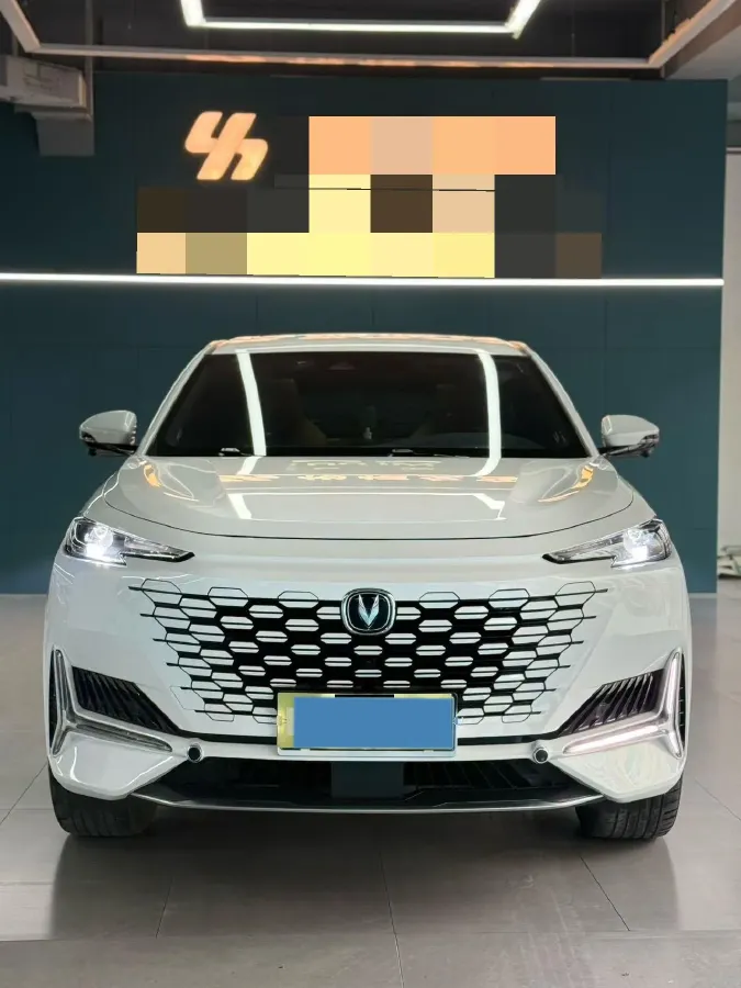 2021 ChangAn UNI-K 2.0T 233HP L4 8AT,autocango,china used car exporter,china ev exporter,chinese used car exporter,chinese used ev exporter