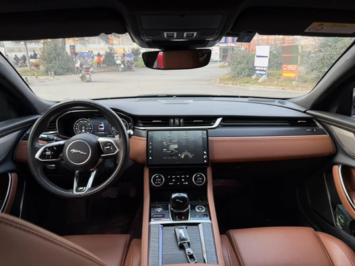 2021 Jaguar XFL 2.0T 250HP L4 8AT,autocango,china used car exporter,china ev exporter,chinese used car exporter,chinese used ev exporter