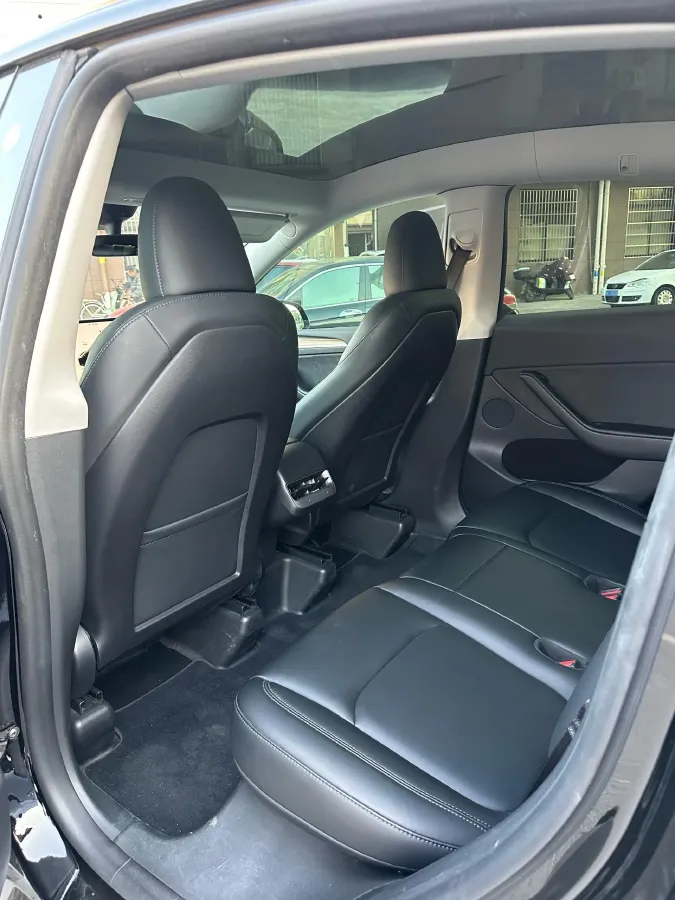 2022 Tesla Model Y BEV 60KWH,autocango,china used car exporter,china ev exporter,chinese used car exporter,chinese used ev exporter