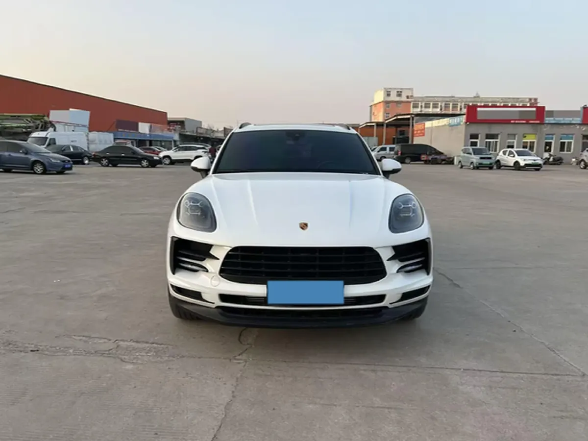 2022 Porsche Macan 2.0T 265HP L4 7DCT,autocango,china used car exporter,china ev exporter,chinese used car exporter,chinese used ev exporter