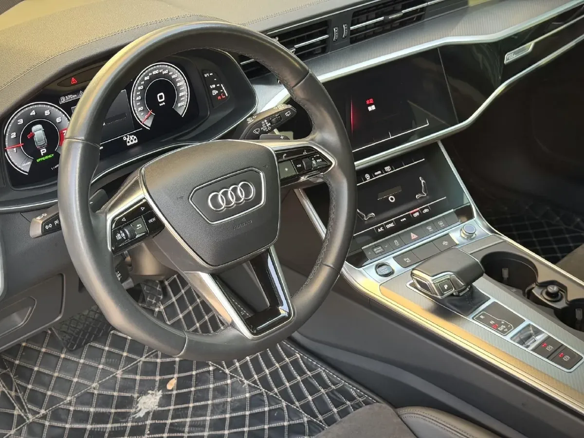 2021 Audi A6 2.0T 245HP L4 7DCT,autocango,china used car exporter,china ev exporter,chinese used car exporter,chinese used ev exporter