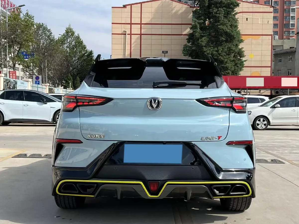 2022 ChangAn UNI-T 2.0T 233HP L4 8AT,autocango,china used car exporter,china ev exporter,chinese used car exporter,chinese used ev exporter