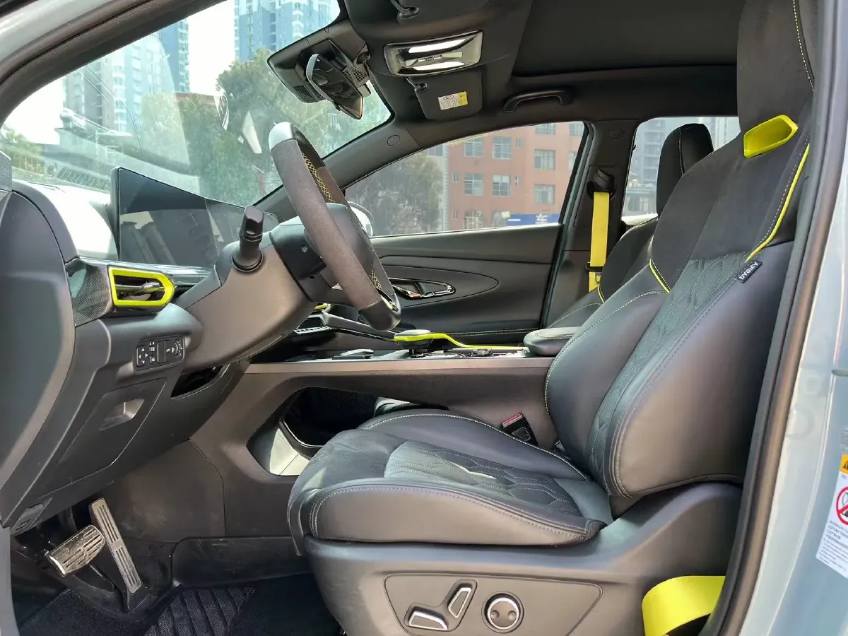 2022 ChangAn UNI-T 2.0T 233HP L4 8AT,autocango,china used car exporter,china ev exporter,chinese used car exporter,chinese used ev exporter