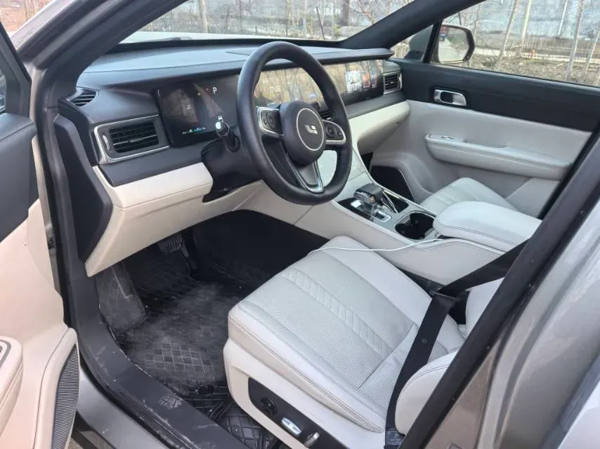 2020 Li ONE Range Extended 131HP REEV 40.5KWH,autocango,china used car exporter,china ev exporter,chinese used car exporter,chinese used ev exporter