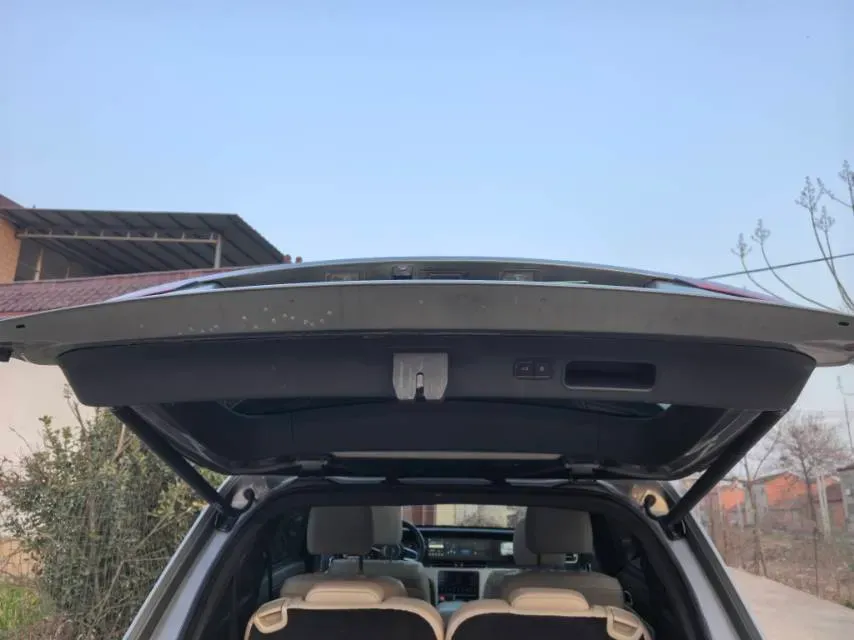 2020 Li ONE Range Extended 131HP REEV 40.5KWH,autocango,china used car exporter,china ev exporter,chinese used car exporter,chinese used ev exporter