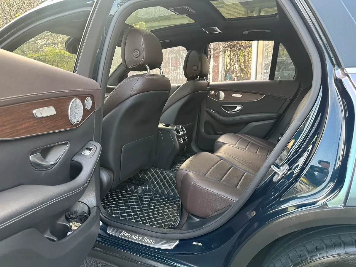 2021 Mercedes-Benz GLC Class 2.0T 258HP L4 9AT,autocango,china used car exporter,china ev exporter,chinese used car exporter,chinese used ev exporter