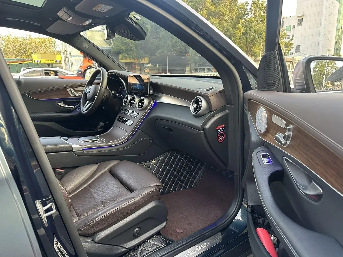 2021 Mercedes-Benz GLC Class 2.0T 258HP L4 9AT,autocango,china used car exporter,china ev exporter,chinese used car exporter,chinese used ev exporter