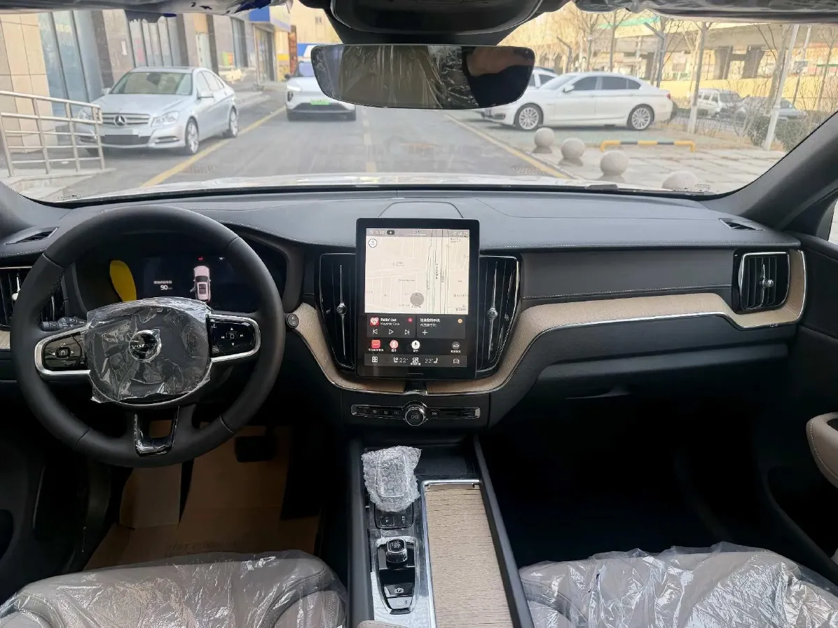 2026 Volvo XC60 2.0T 250HP L4 8AT,autocango,china used car exporter,china ev exporter,chinese used car exporter,chinese used ev exporter