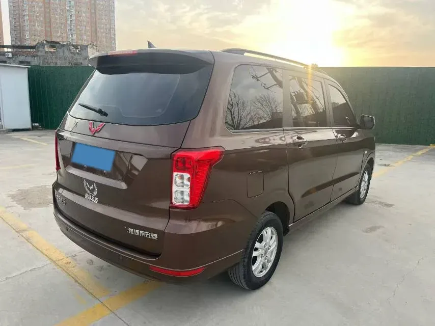 2021 WuLing HongGuang 1.5L 99HP L4 6MT,autocango,china used car exporter,china ev exporter,chinese used car exporter,chinese used ev exporter