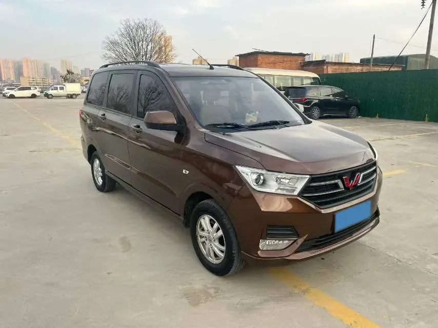 2021 WuLing HongGuang 1.5L 99HP L4 6MT,autocango,china used car exporter,china ev exporter,chinese used car exporter,chinese used ev exporter