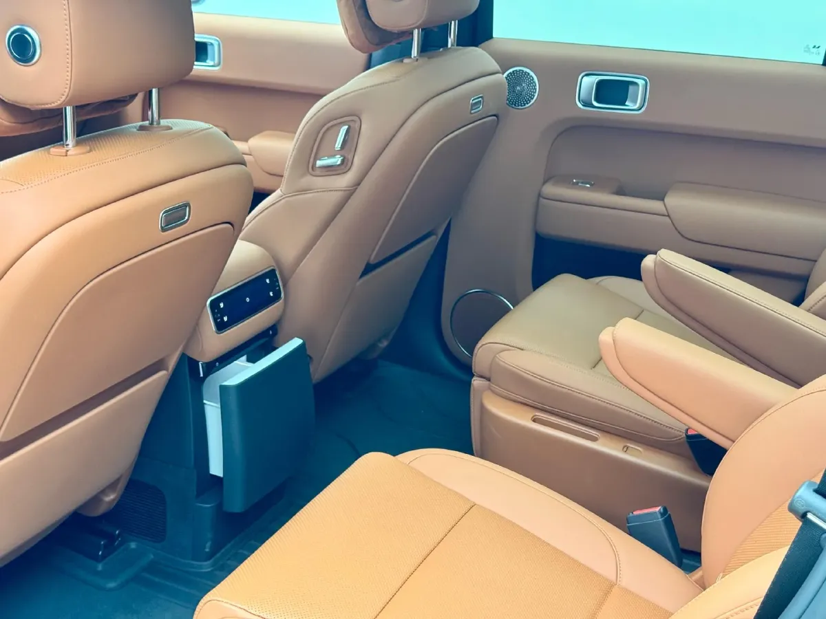 2025 Li L9 Range Extended 154HP REEV,autocango,china used car exporter,china ev exporter,chinese used car exporter,chinese used ev exporter