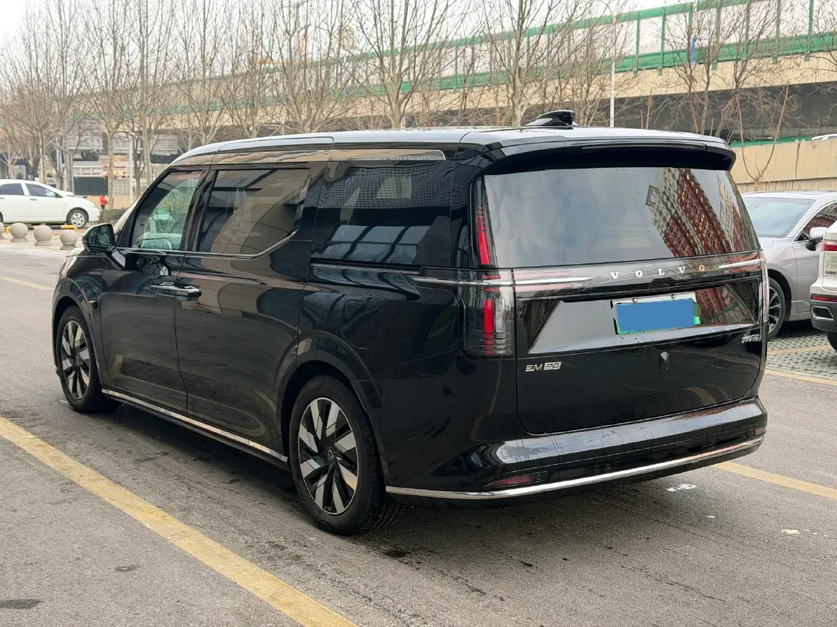 2025 Volvo EM90 BEV 116KWH,autocango,china used car exporter,china ev exporter,chinese used car exporter,chinese used ev exporter