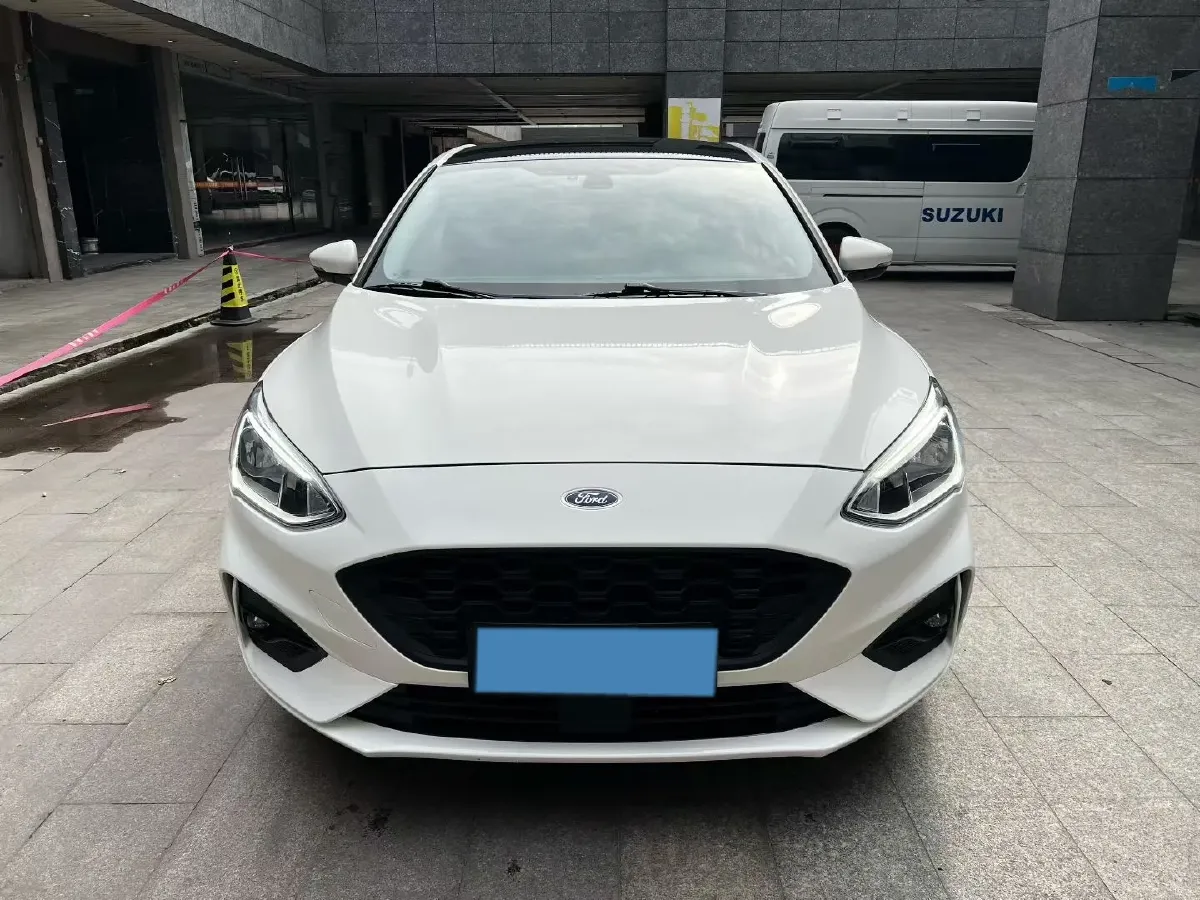 2020 Ford Focus 1.5T 174HP L3 8AT,autocango,china used car exporter,china ev exporter,chinese used car exporter,chinese used ev exporter