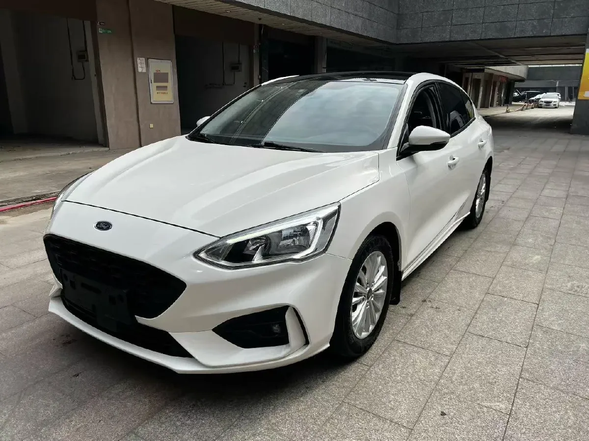 2020 Ford Focus 1.5T 174HP L3 8AT,autocango,china used car exporter,china ev exporter,chinese used car exporter,chinese used ev exporter