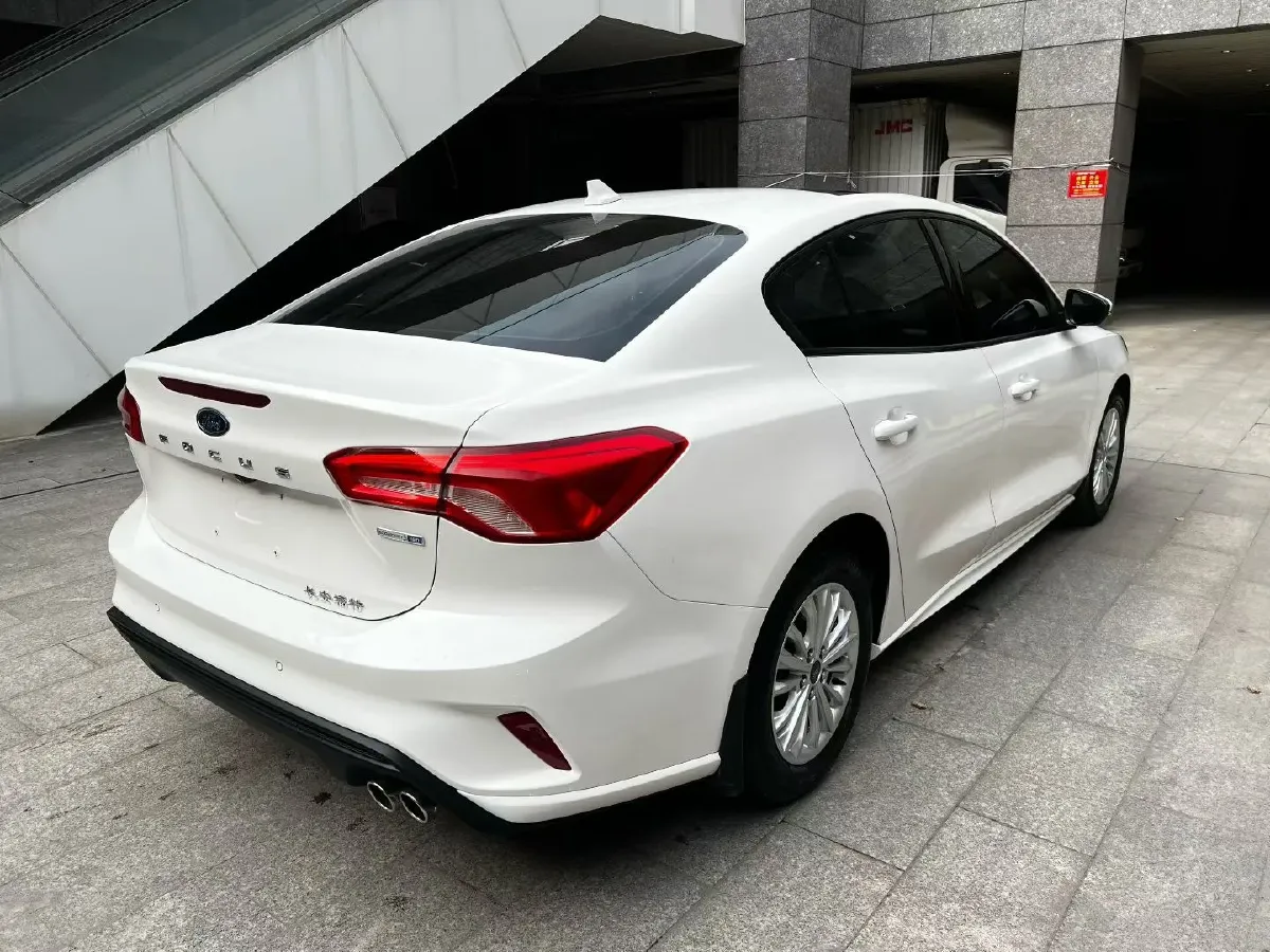 2020 Ford Focus 1.5T 174HP L3 8AT,autocango,china used car exporter,china ev exporter,chinese used car exporter,chinese used ev exporter