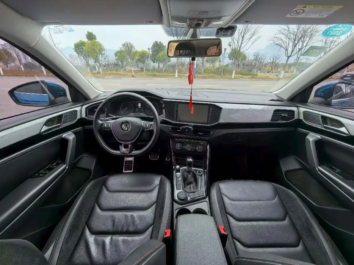 2019 MINI CLUBMAN 1.5T 102HP L3 6AT,autocango,china used car exporter,china ev exporter,chinese used car exporter,chinese used ev exporter