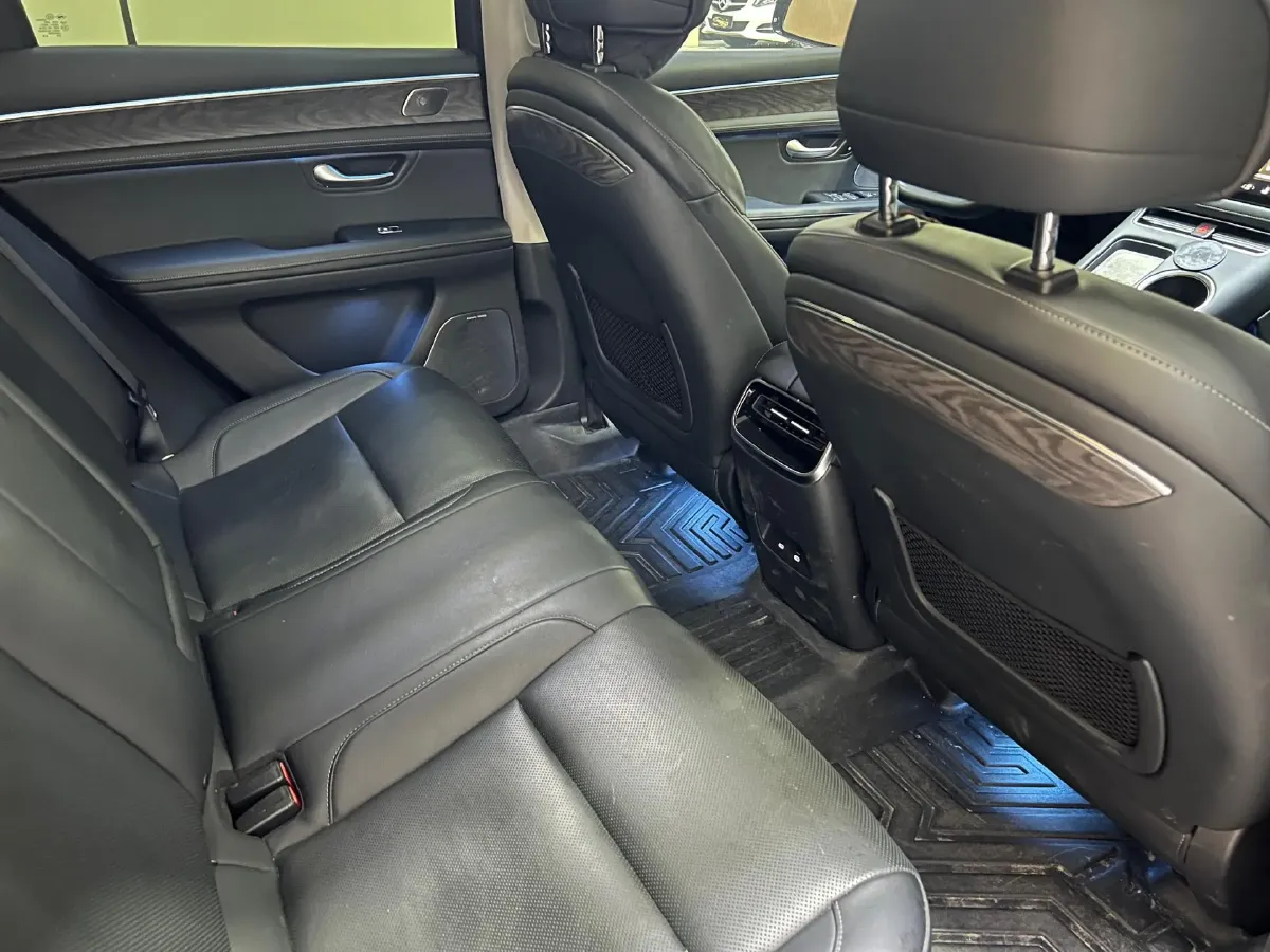 2022 Isuzu Mu-X 2.0T 220HP L4 8AT,autocango,china used car exporter,china ev exporter,chinese used car exporter,chinese used ev exporter