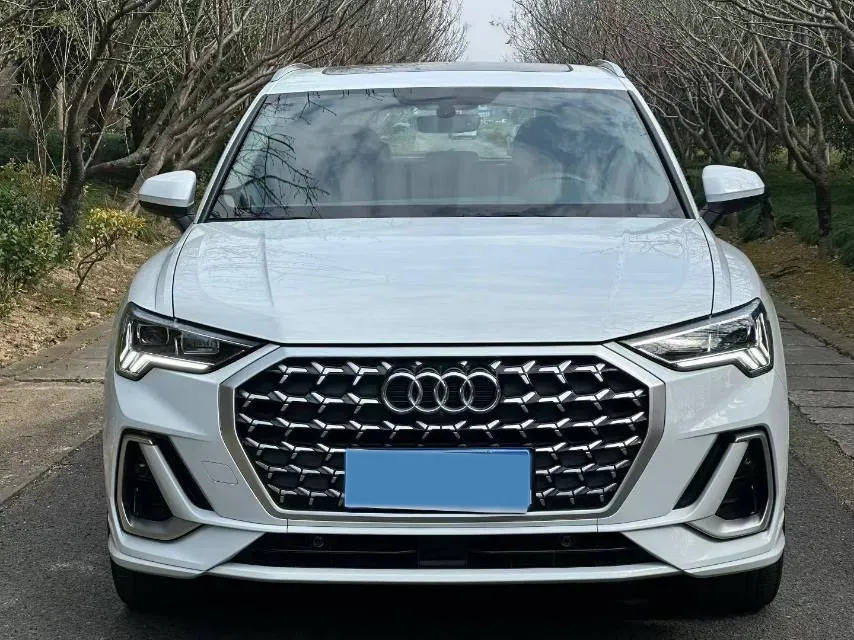 2024 Audi Q3 1.5T 160HP L4 7DCT,autocango,china used car exporter,china ev exporter,chinese used car exporter,chinese used ev exporter