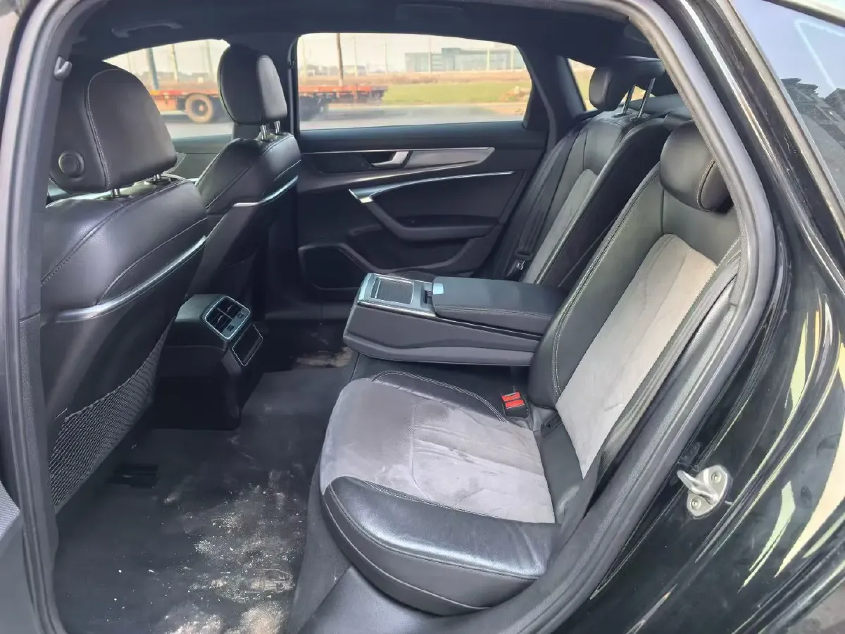 2019 Audi A6L 2.0T 190HP L4 7DCT,autocango,china used car exporter,china ev exporter,chinese used car exporter,chinese used ev exporter