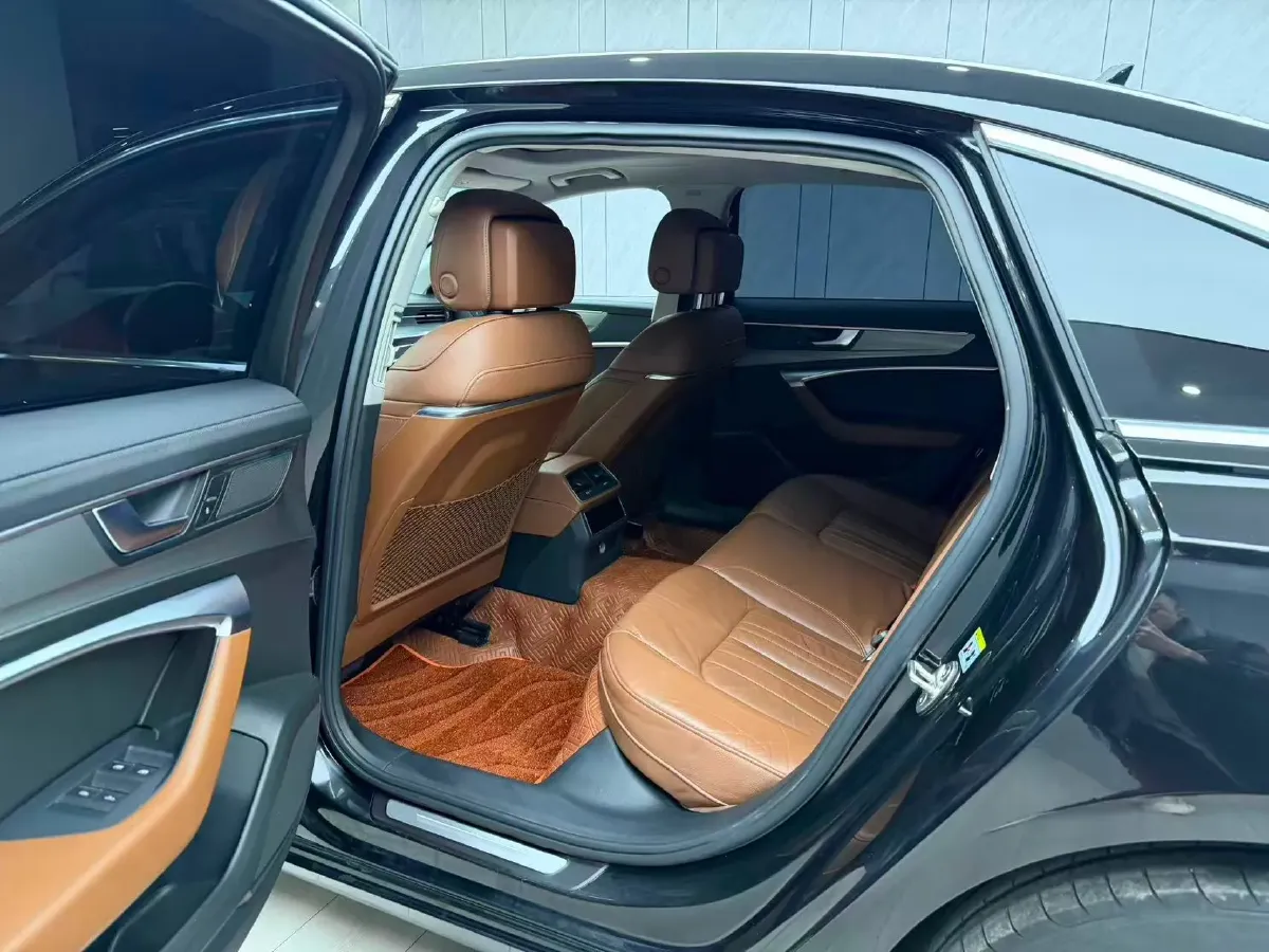 2020 Audi A6L 2.0T 224HP L4 7DCT,autocango,china used car exporter,china ev exporter,chinese used car exporter,chinese used ev exporter