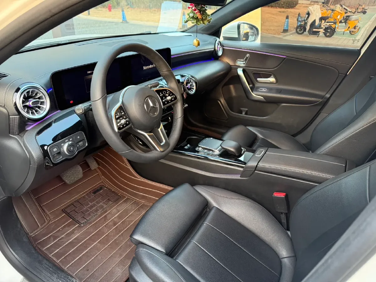 2022 Mercedes-Benz A Class 1.3T 163HP L4 7DCT,autocango,china used car exporter,china ev exporter,chinese used car exporter,chinese used ev exporter