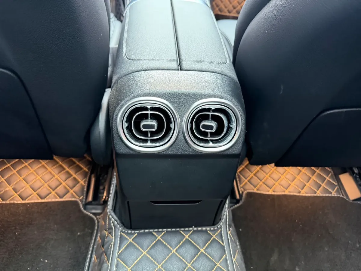 2024 Mercedes-Benz C Class 1.5T 204HP L4 9AT,autocango,china used car exporter,china ev exporter,chinese used car exporter,chinese used ev exporter