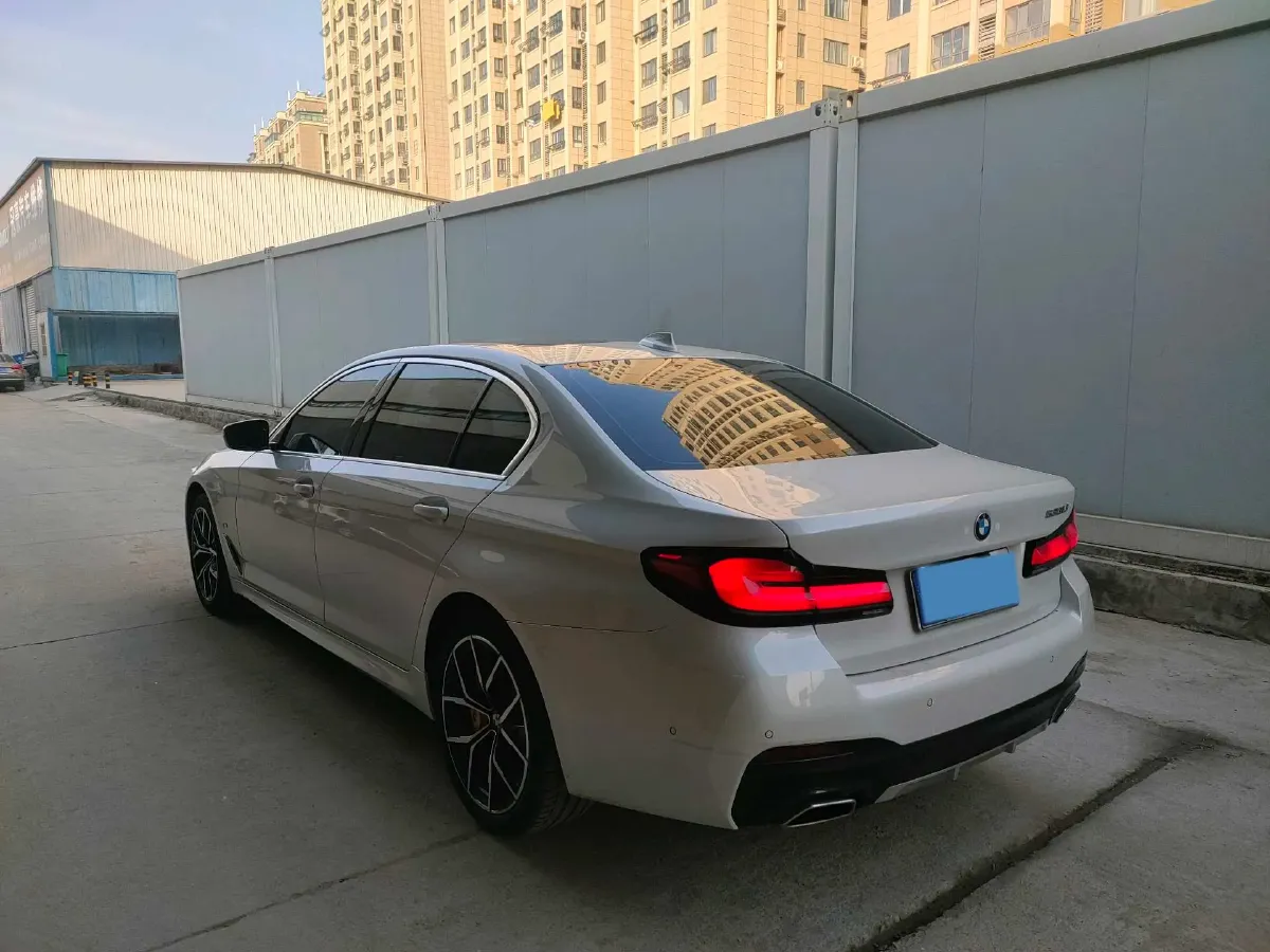 2022 BMW 5 Series 2.0T 252HP L4 8AT,autocango,china used car exporter,china ev exporter,chinese used car exporter,chinese used ev exporter