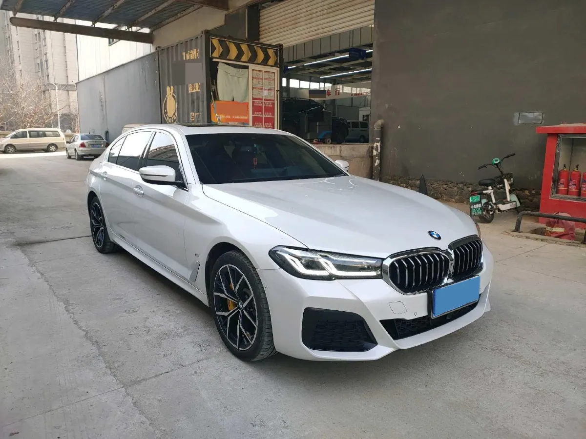2022 BMW 5 Series 2.0T 252HP L4 8AT,autocango,china used car exporter,china ev exporter,chinese used car exporter,chinese used ev exporter